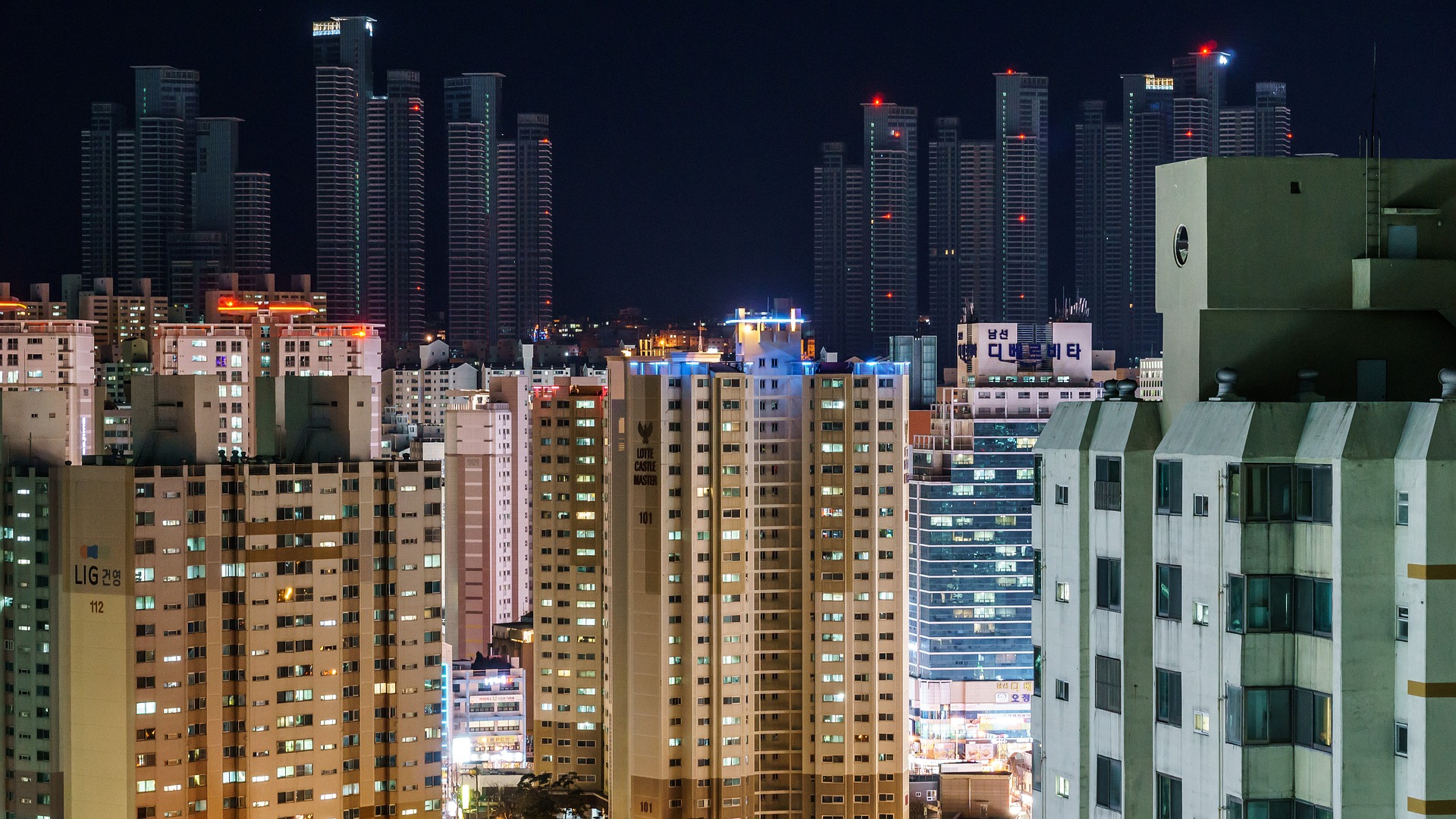 apartment-block-933538_1920